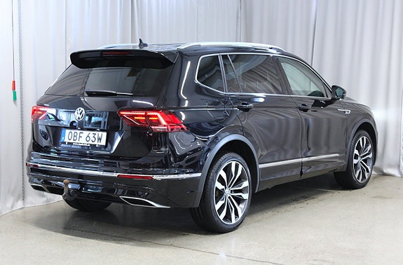 Volkswagen Tiguan Allspace 2 of 5