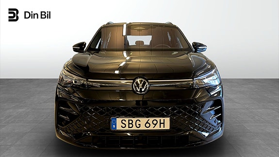 Volkswagen Tiguan 4 of 5