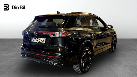 Volkswagen Tiguan 3 of 5
