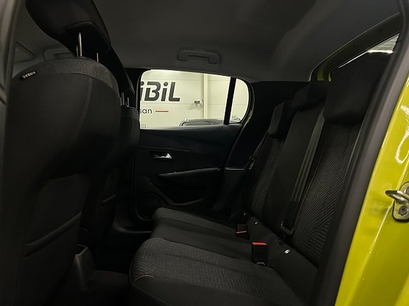 Peugeot 208 13 of 28