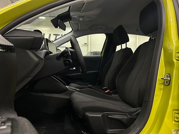 Peugeot 208 12 of 28