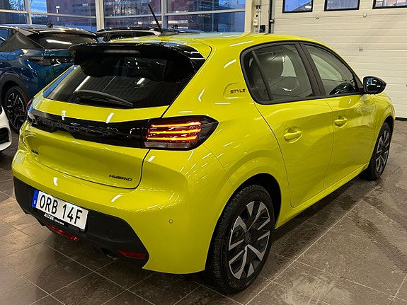 Peugeot 208 7 of 28