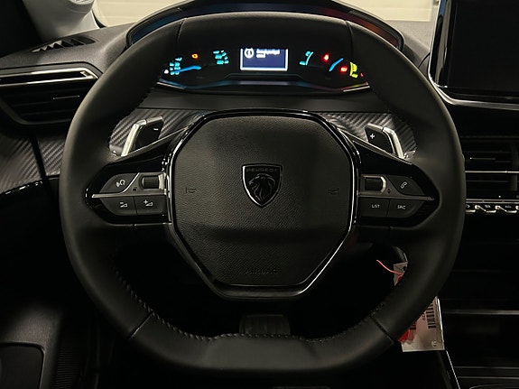 Peugeot 208 15 of 28