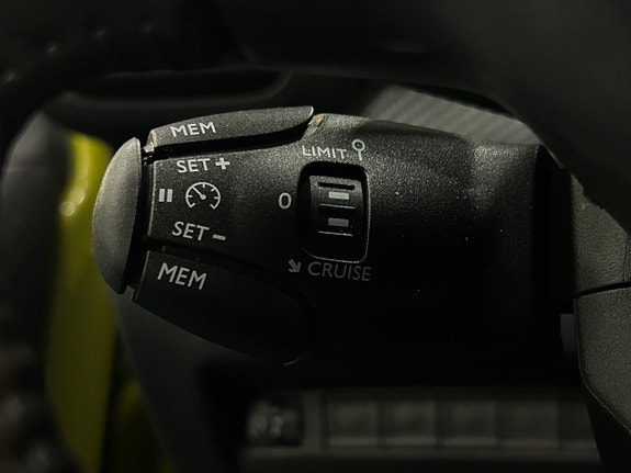 Peugeot 208 20 of 28