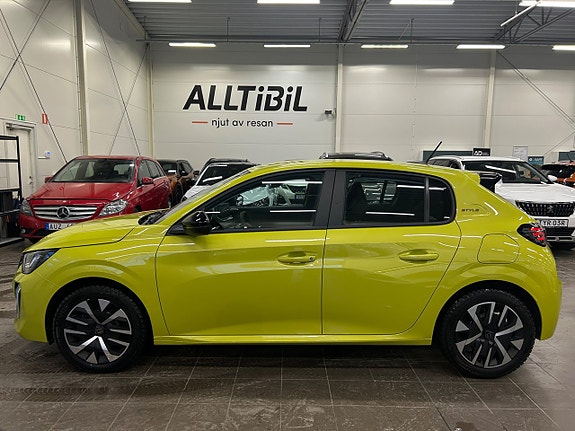 Peugeot 208 3 of 5