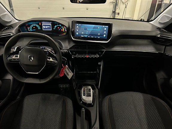 Peugeot 208 14 of 28