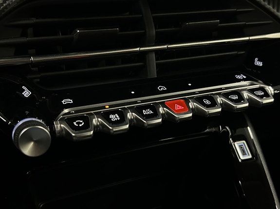 Peugeot 208 22 of 28