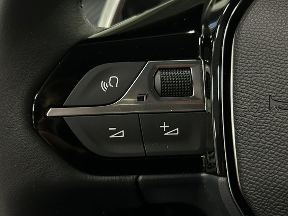 Peugeot 208 24 of 28