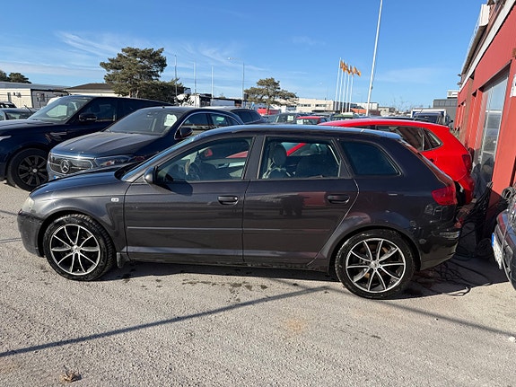 Audi A3 4 of 5
