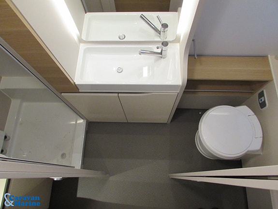 Adria Adora 613 UT / Kampanj / Alde / Queenbed / Vi tar inbyte 14 of 16