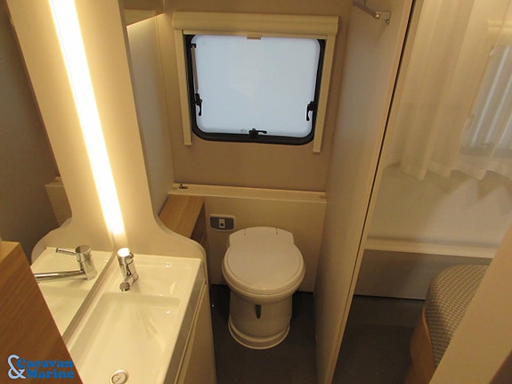 Adria Adora 613 UT / Kampanj / Alde / Queenbed / Vi tar inbyte 15 of 16