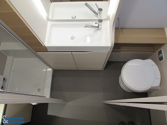 Adria Adora 613 UT / Kampanj / Alde / Queenbed / Vi tar inbyte 13 of 16