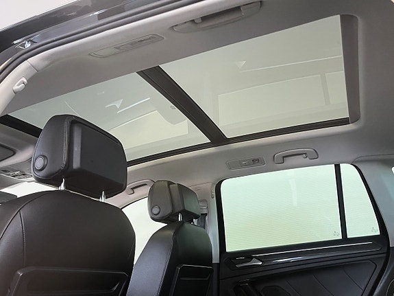 Volkswagen Tiguan 12 of 23