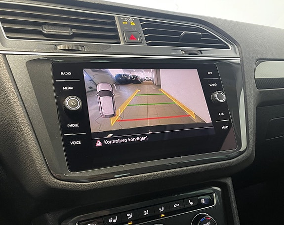 Volkswagen Tiguan 17 of 23