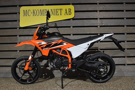 KTM 125 SMC R 2 of 6