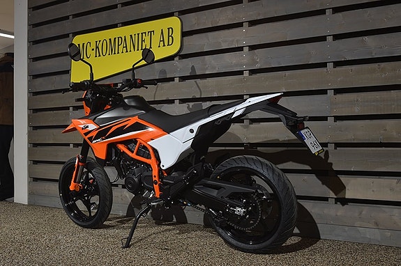 KTM 125 SMC R 4 of 6