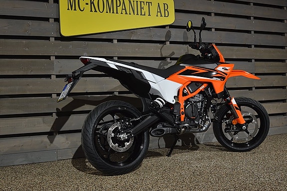KTM 125 SMC R 6 of 6