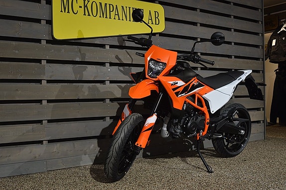 KTM 125 SMC R 3 of 6