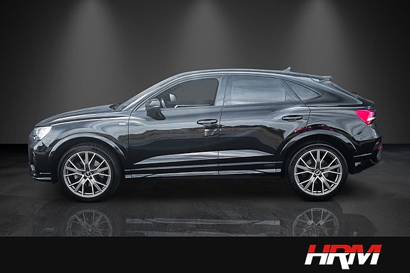 Audi Q3 2 of 17