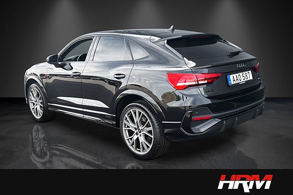 Audi Q3 3 of 17