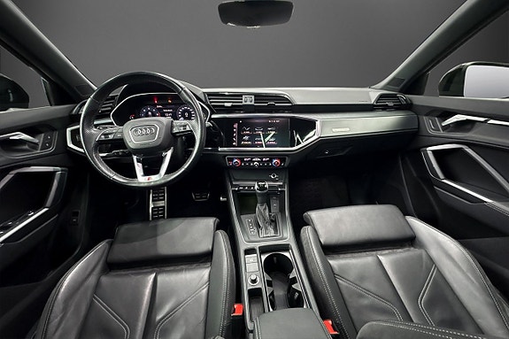 Audi Q3 14 of 17