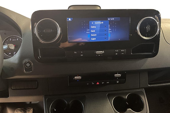 Mercedes-Benz Sprinter 319 2 of 17