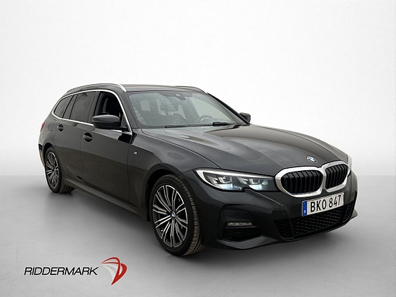 BMW 330i 3 of 26