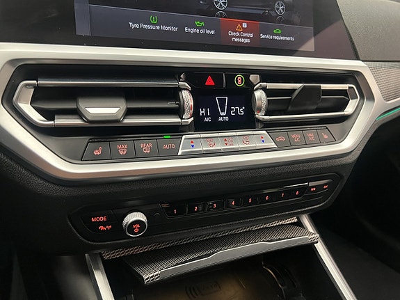 BMW 330i 18 of 26