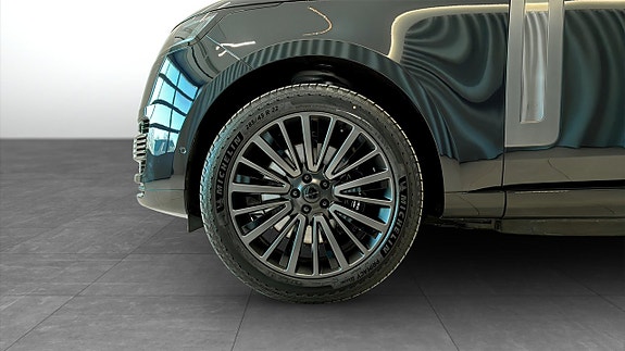 Land Rover Range Rover 9 of 16