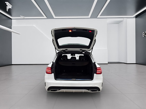 Mercedes-Benz C220 d 17 of 17