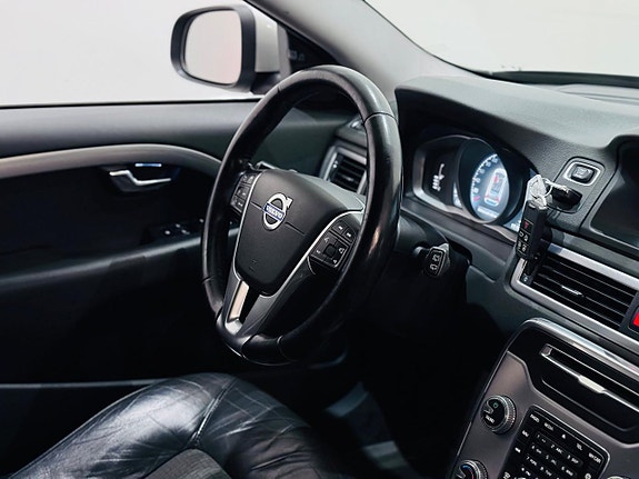 Volvo V70 4 of 5
