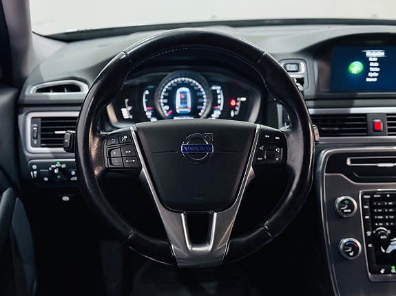 Volvo V70 16 of 19