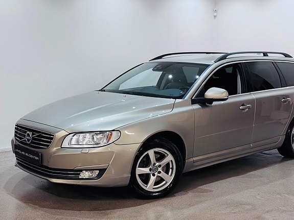 Volvo V70 2 of 5
