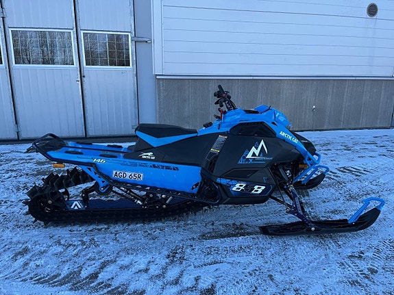 Arctic Cat 858 MC 146" ES 2025 (17 mil)
