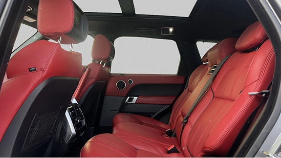 Land Rover Range Rover Sport 8 of 10