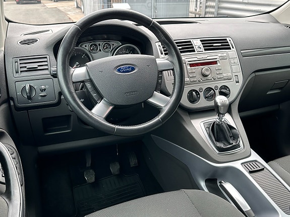 Ford Kuga 14 of 26