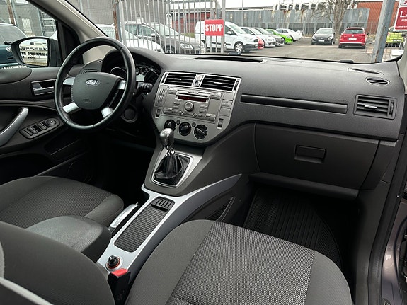 Ford Kuga 15 of 26