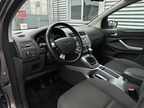 Ford Kuga 10 of 26