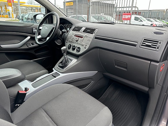 Ford Kuga 18 of 26