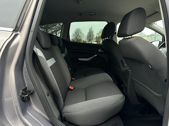 Ford Kuga 23 of 26