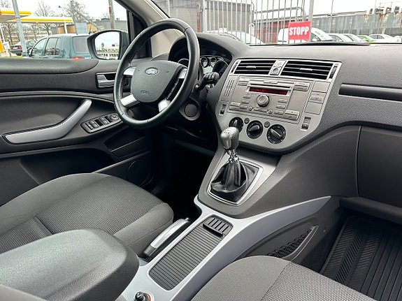 Ford Kuga 17 of 26