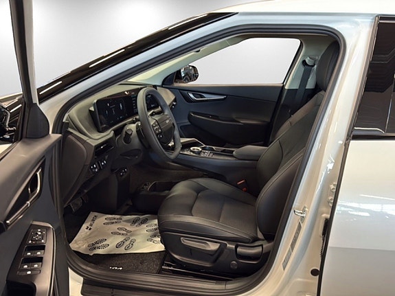 Kia EV6 8 of 15