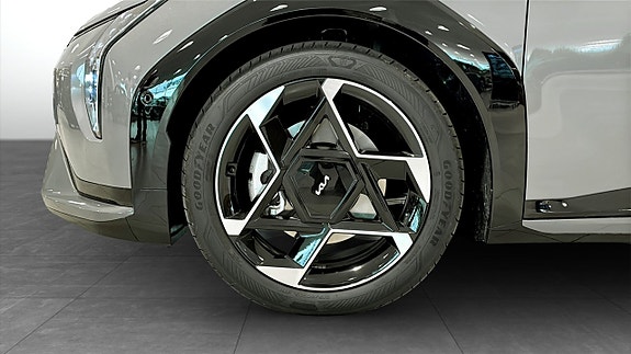 Kia EV4 8 of 13