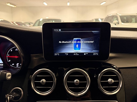 Mercedes-Benz GLC220 d 28 of 30