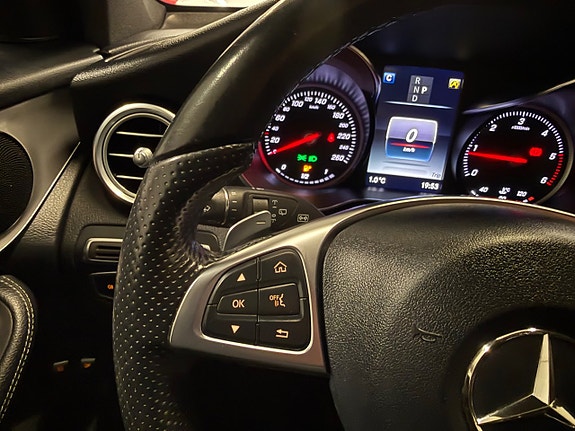 Mercedes-Benz GLC220 d 19 of 30