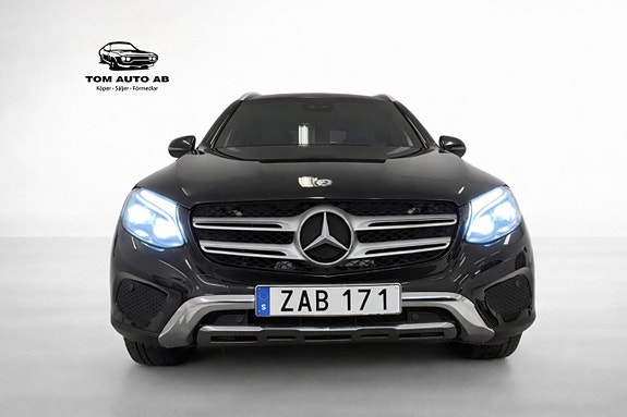 Mercedes-Benz GLC220 d 2 of 5