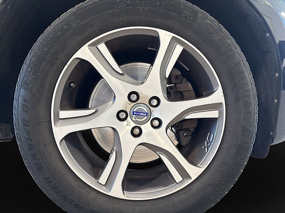 Volvo XC60 6 of 12