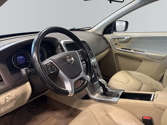 Volvo XC60 7 of 12