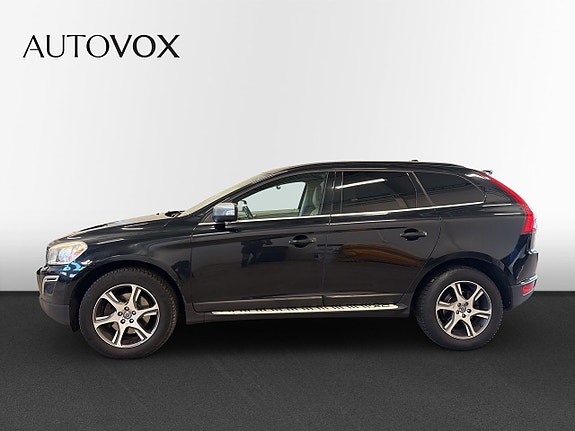 Volvo XC60 2 of 12