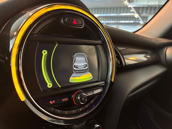 MINI Cooper S 8 of 14